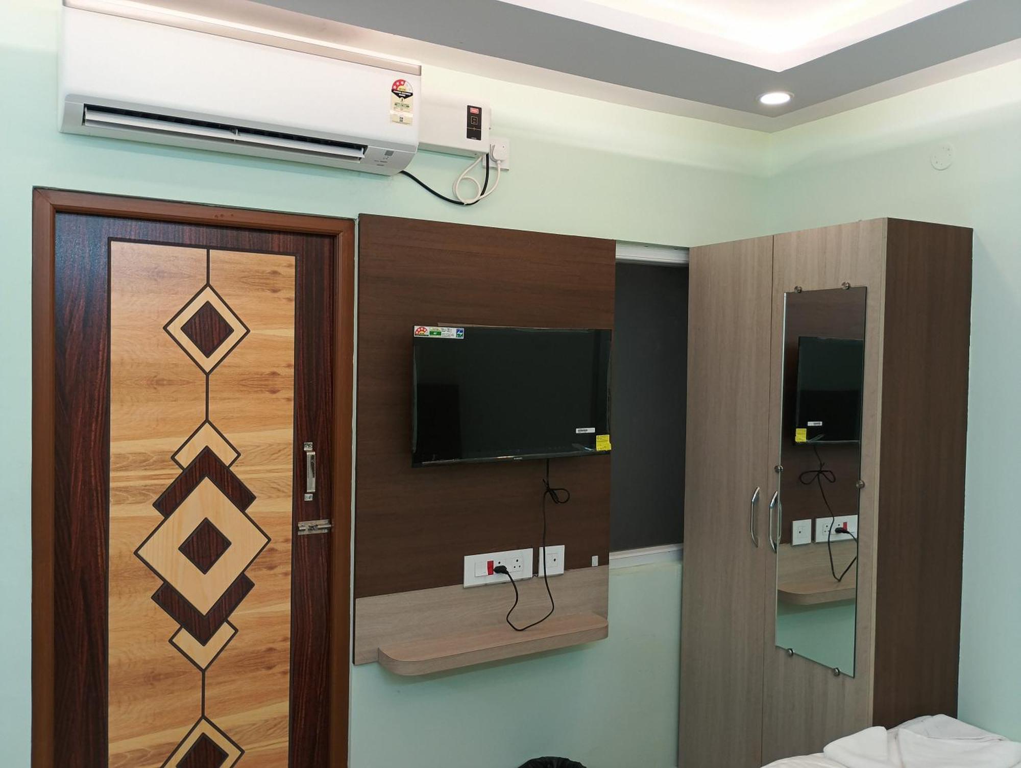 Hotel Malar Park Tiruvannāmalai Pokoj fotografie