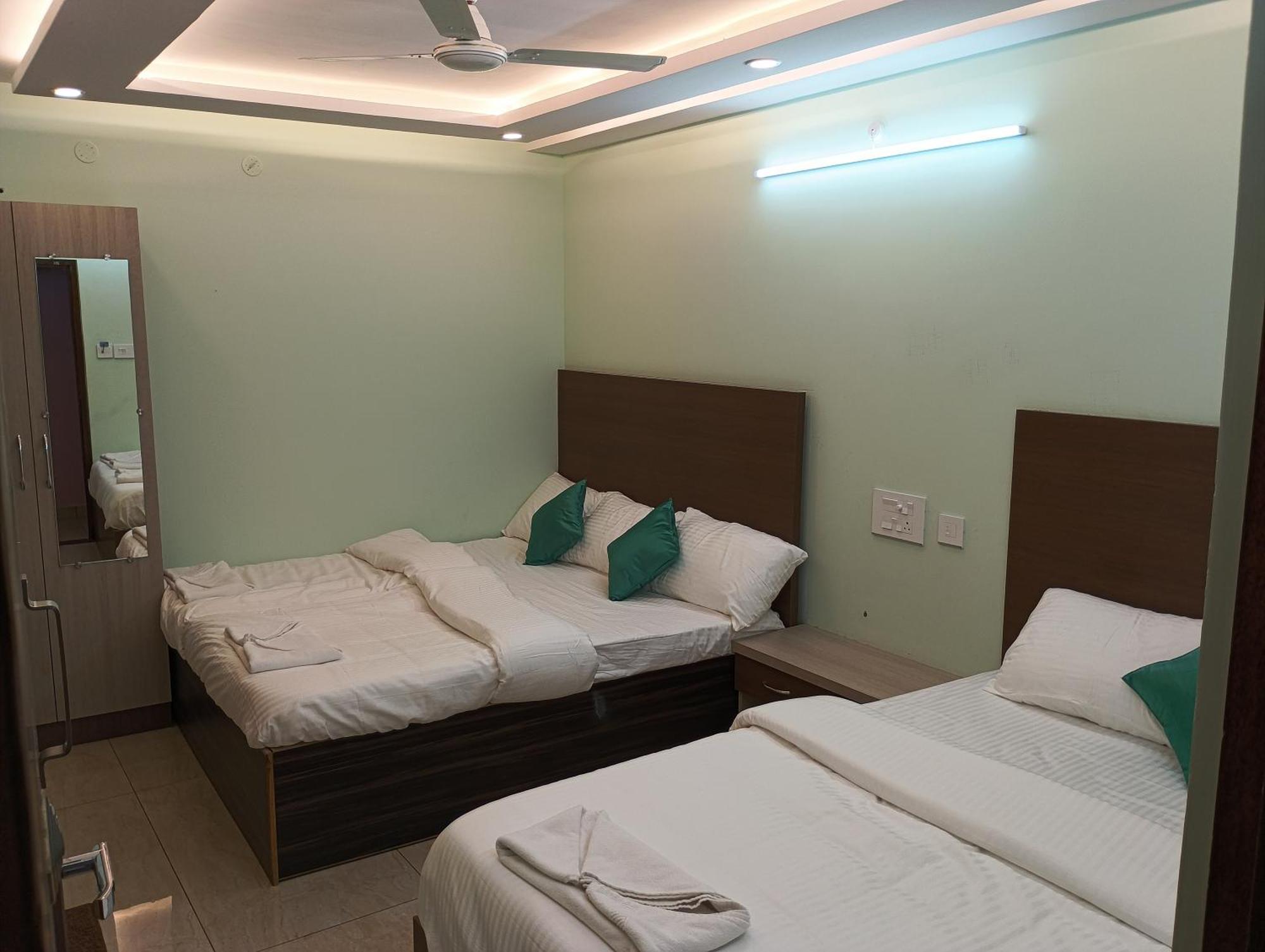 Hotel Malar Park Tiruvannāmalai Pokoj fotografie